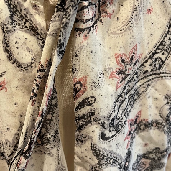 🆕Gorgeous Pasley Print Singed Waiste Key Hole Front Tied Neck Slit Long Dress💙 - Picture 4 of 7